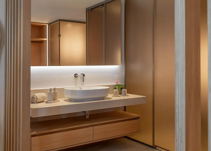 Legacy Ithos Boutique Hotel