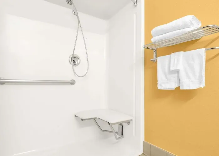 Longhorn Inn & Suites