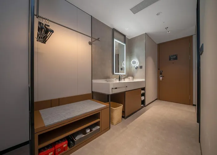 Atour Hotel -Fujian Avenue, Hongtang Metro Station, Fuzhou