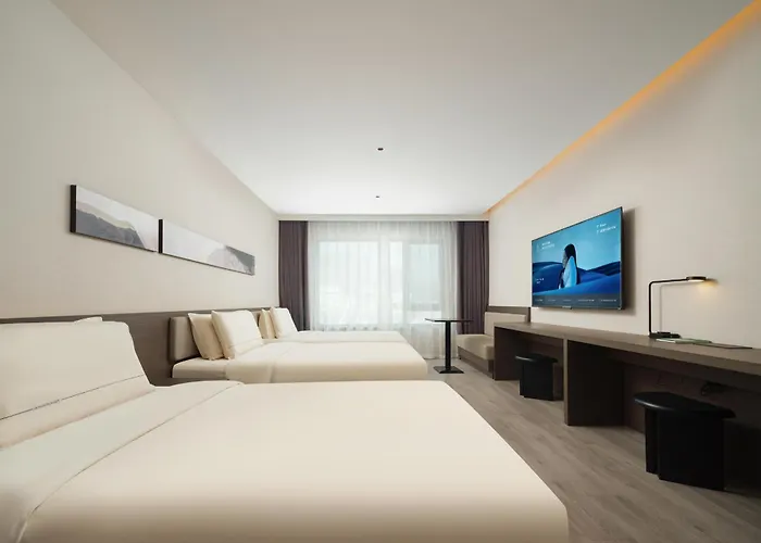 Atour Hotel Dalian Xinghai Square The Centenary City Sculpture And Seascape