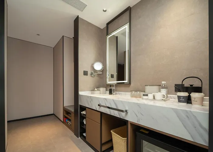 Atour Hotel, Longmen Avenue, Longmen Station, Luoyang
