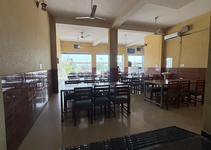 Hotel Keshav Palace