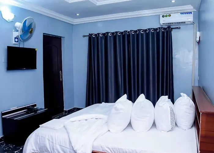 Luxury Deluxe With Private Bath, Free Parking And Wifi