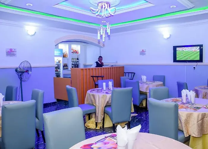 Luxury Deluxe With Private Bath, Free Parking And Wifi