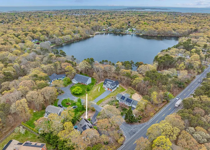 Walk To Big Sandy Pond Cape Escape