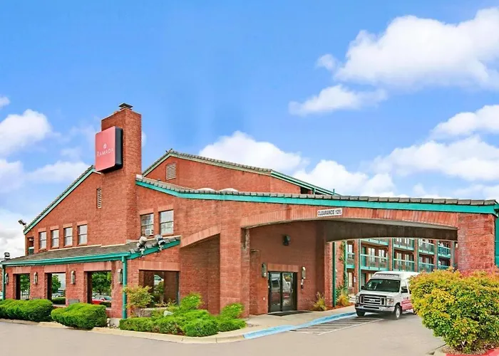 Ramada By Wyndham Albuquerque Airport