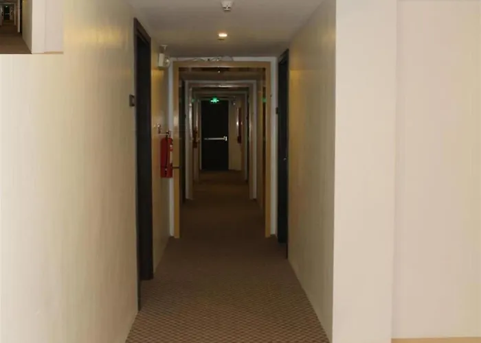 Top Star Hotel