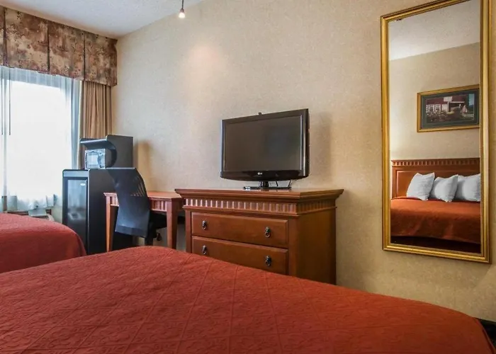 Hotel Glens Falls / Lake George