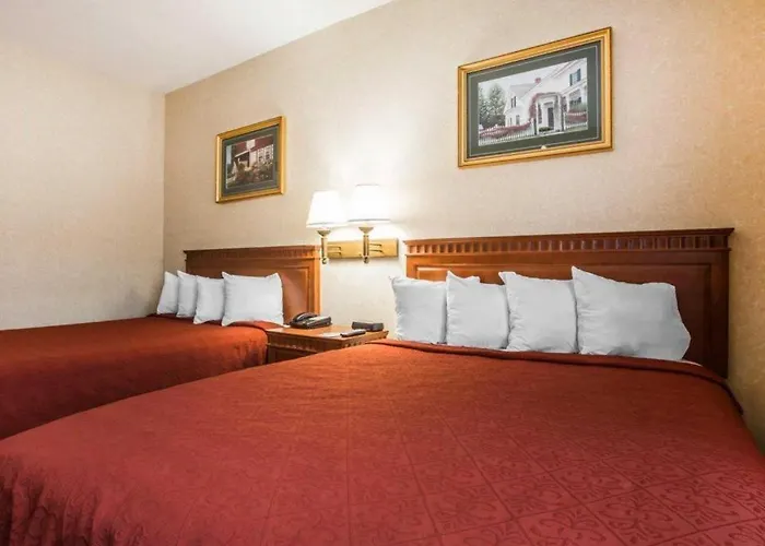 Hotel Glens Falls / Lake George