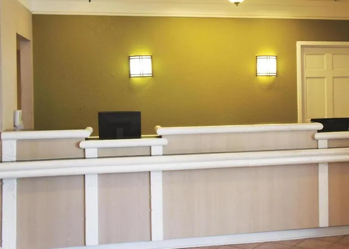 Rodeway Inn Huntsville West