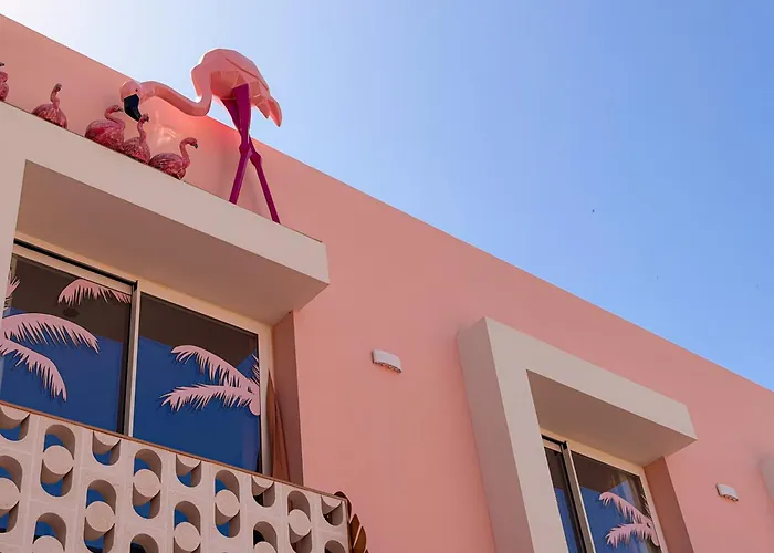 On Pink Motel