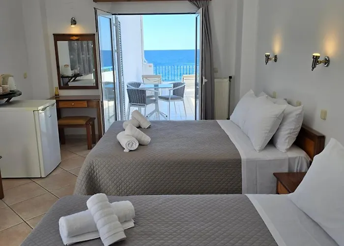 Gabi Rooms In Sougia