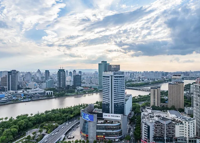 Ji Hotel Ningbo Tianyi Square Old Bund