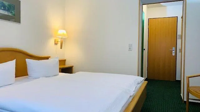 Park-Hostel Sellin nur 500 m zum Strand