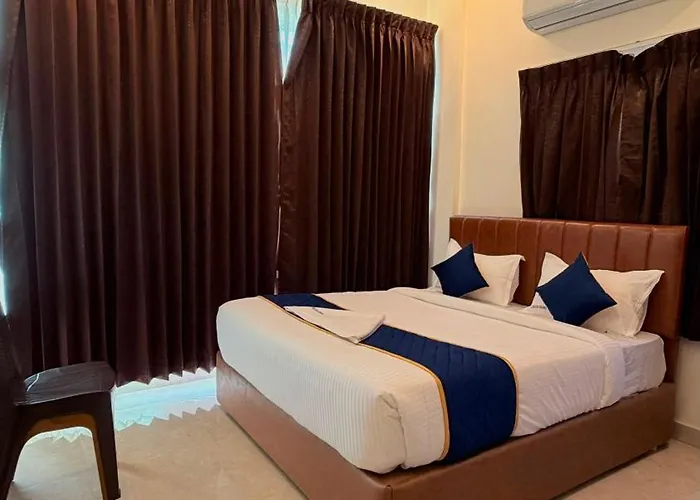 Hotel Vakula Matha Grand