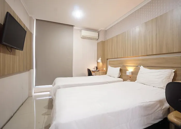 Townhouse Oak Hotel Damar Kurung