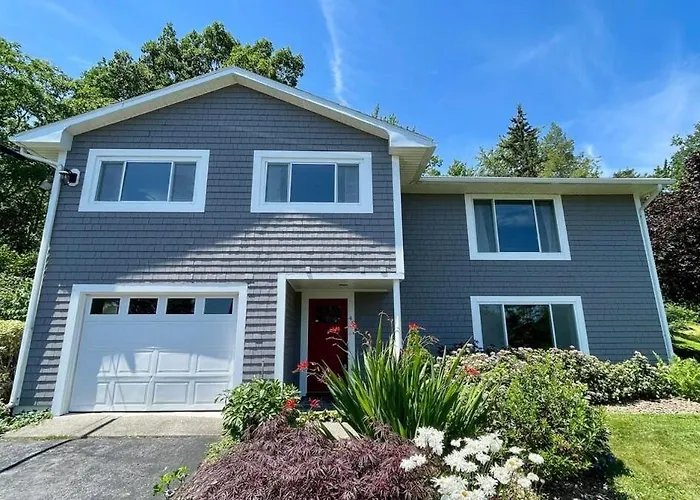 Penobscot View, 4 Bedroom Home In Rockland Maine