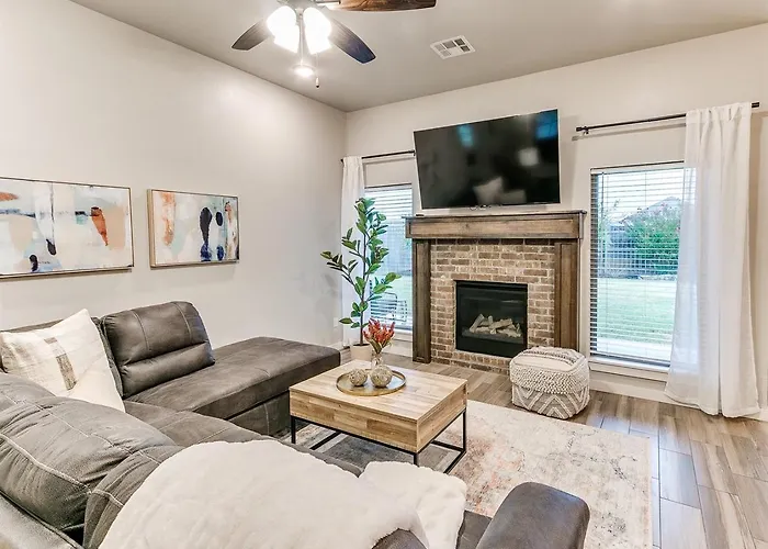 Unleash Your Familys Next Adventure Stunning 4 Bed In Yukon!
