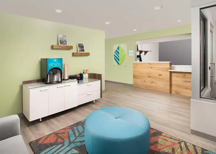 Woodspring Suites Glendale Sports & Entertainment District