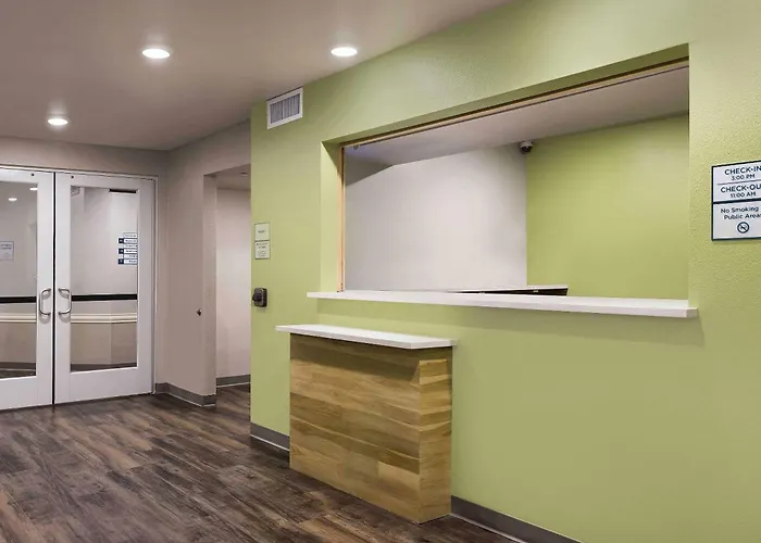 Woodspring Suites Glendale Sports & Entertainment District