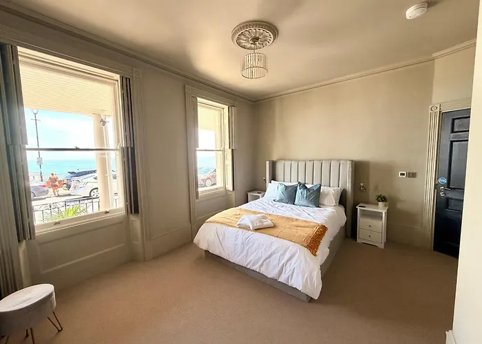 The Royal Harbour Suites - Wellington Crescent