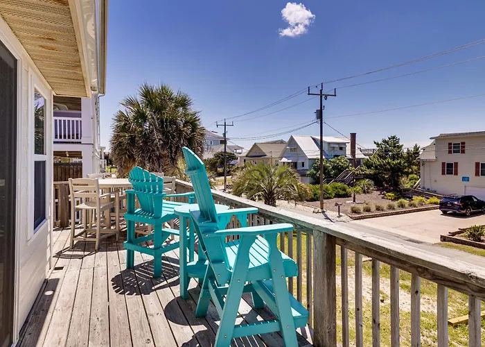 Red, White & Beach! 5Br Atlantic Beach Cottage