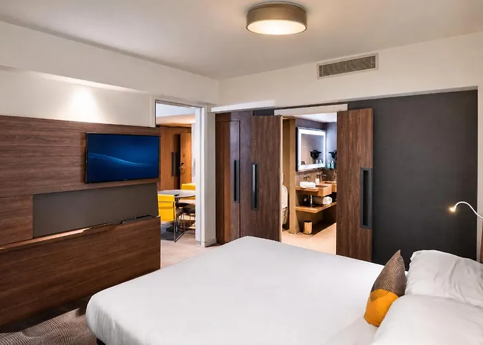 Rénéa Hotel