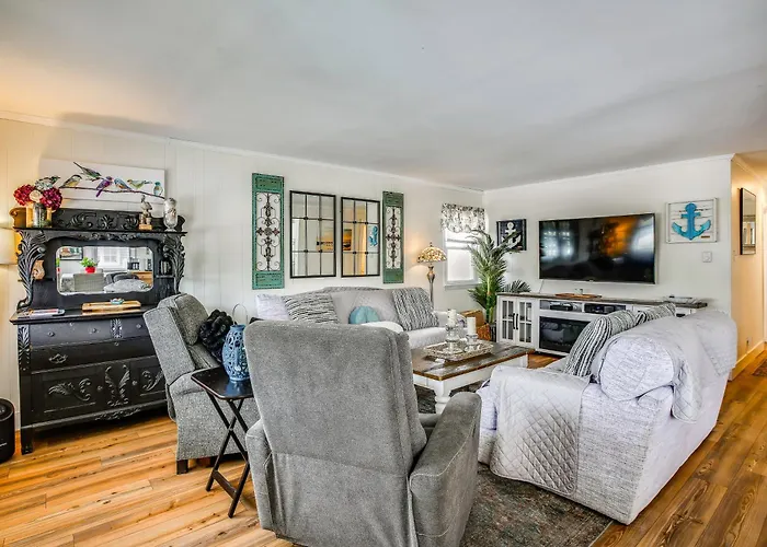 Block And Half To Beach! Minutes From Ac, Casinos