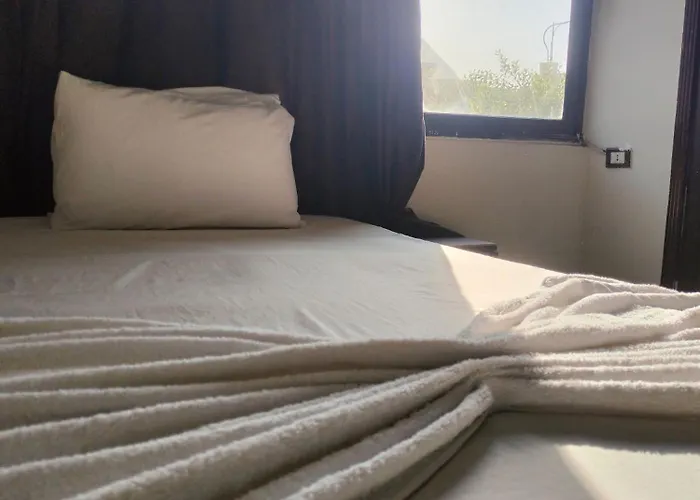 Moses Pyramids Inn