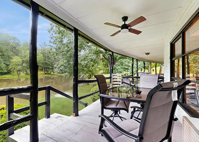 Lakeside Condo Dog-Friendly With Ac Large Porch Shared Amenities Beach Access Pool Tennis