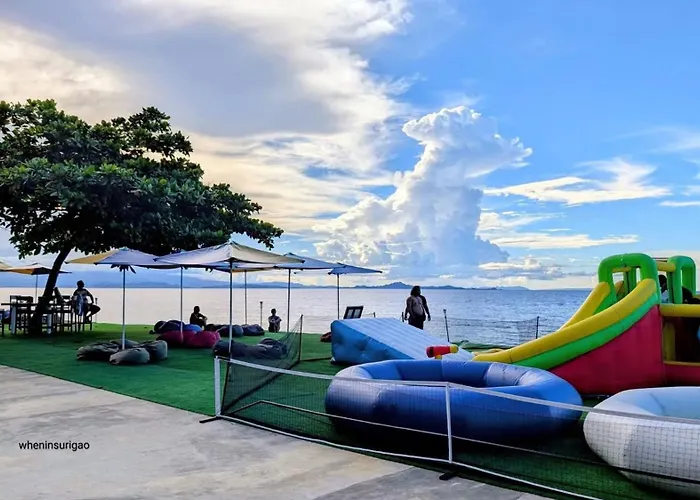 Floating Kingdom Waterpark - Rock Villa