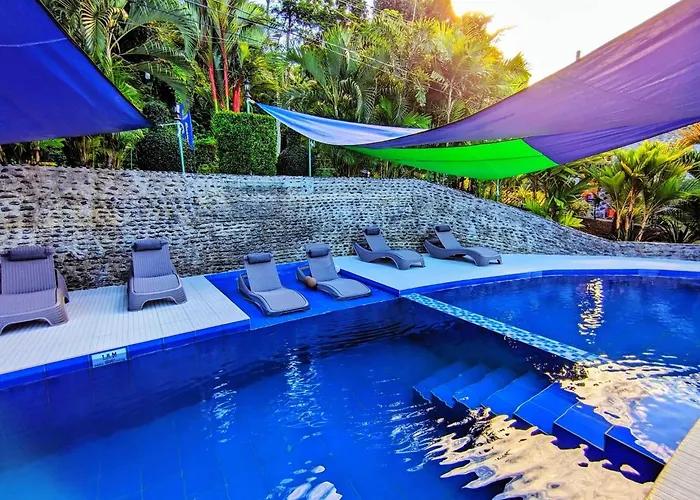 Floating Kingdom Waterpark - Rock Villa