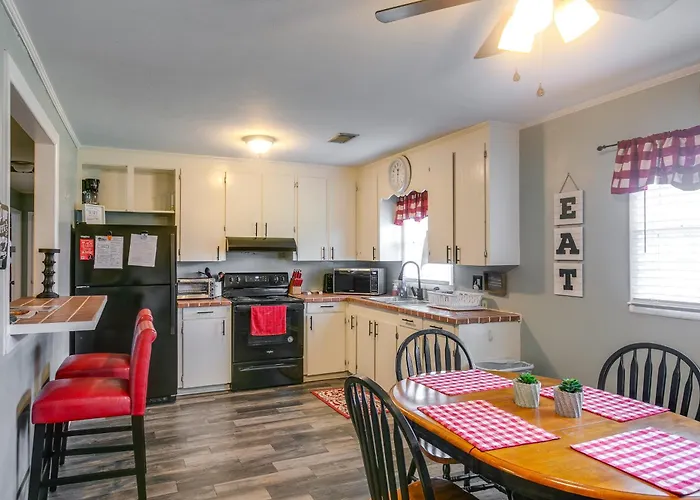 1 Mi To Dtwn! Quaint Vidalia Getaway W/ Patio