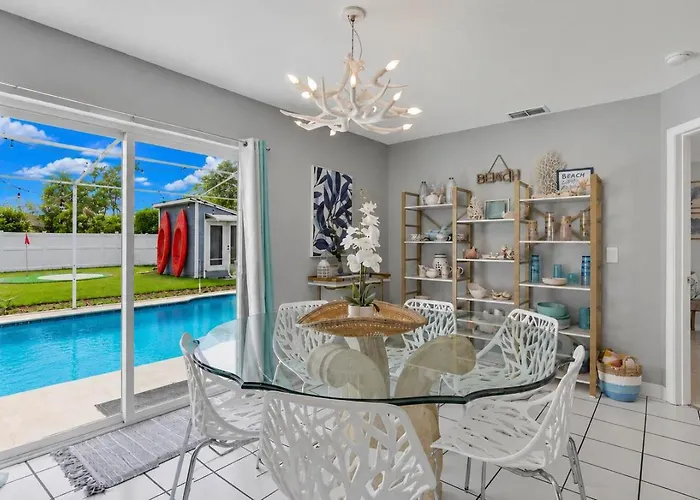 Stunning Nature Coast Heated Salt Pool Getaway