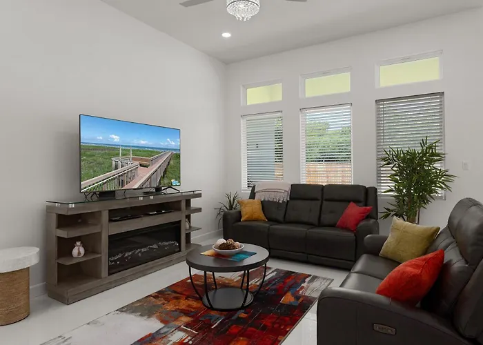 2023 Modern 3Br Fast Wifi Workspace Pet-Friendly Garage Yard