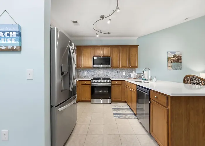 Coastal Comfort Pet Friendly Barefoot Resort Villa