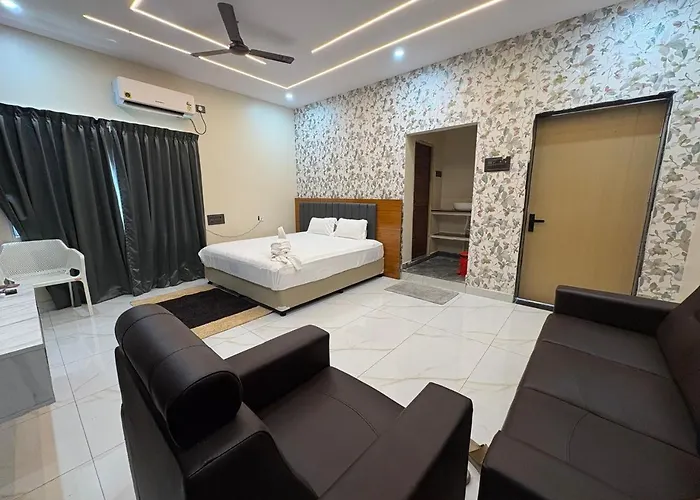 S R Resorts
