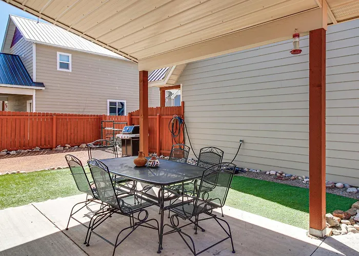 Shuttle To Crested Butte! 2-Unit Gunnison Retreat