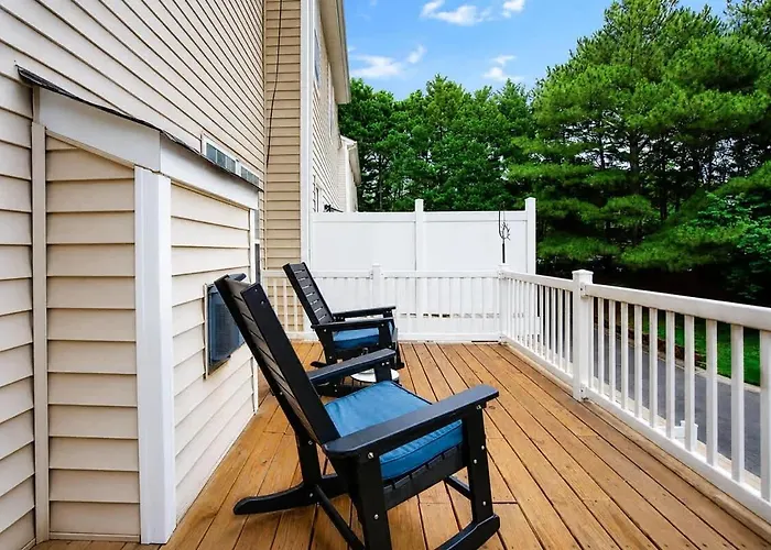 Walking Distance To Night Life In Huntersville