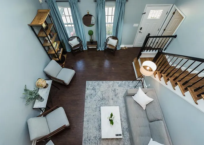 Waterfront Chapel Hill Retreat Near Unc, Sleeps 10