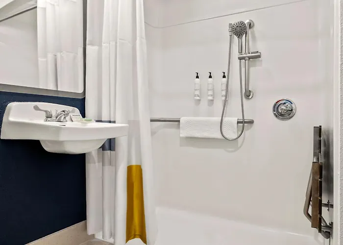 City Express By Marriott- Freeport