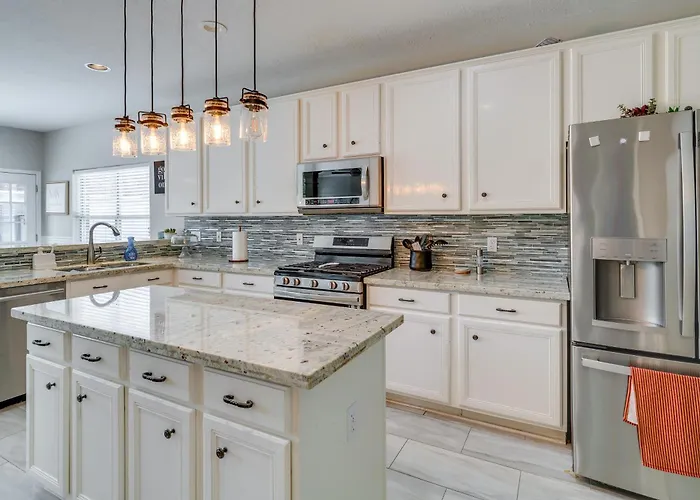 Pool & Shared Game Area! Home 7 Mi To Dtwn Tomball