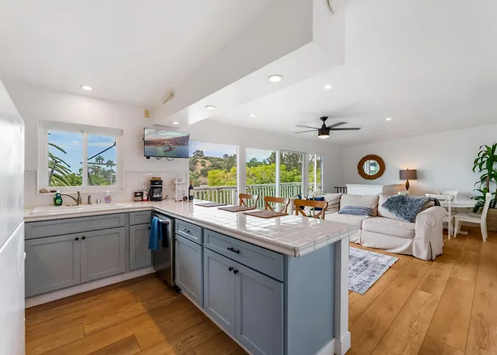 3Br Ocean-View Beach House | Two Decks + Bbq
