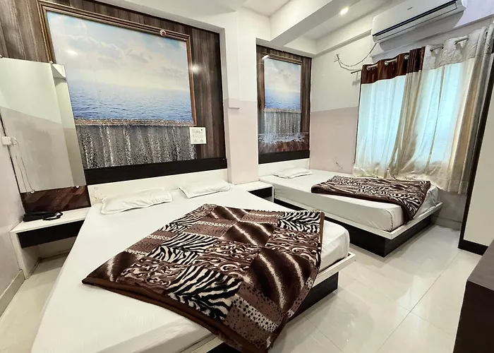 Hotel Kajal 966O9O1Oo6 Just 150Mtr From Shreenathji Temple By Sk