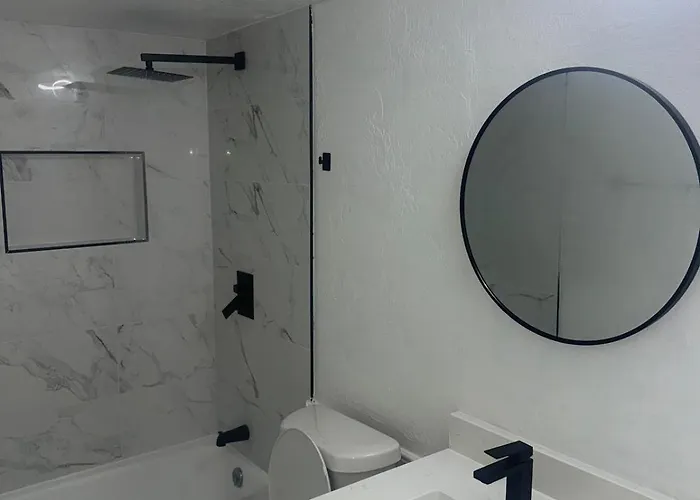 Remodeled 2-Bedroom Retreat Near Ou & Downtown Okc