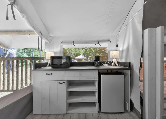 Luxury Safari Tent On The New River