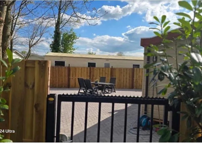 Chalet te huur op Camping de Kleine Wielen te Leeuwarden