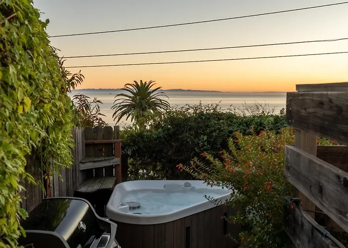 Poppy'S Ocean-View Cottage | Hot Tub, Dog-Friendly