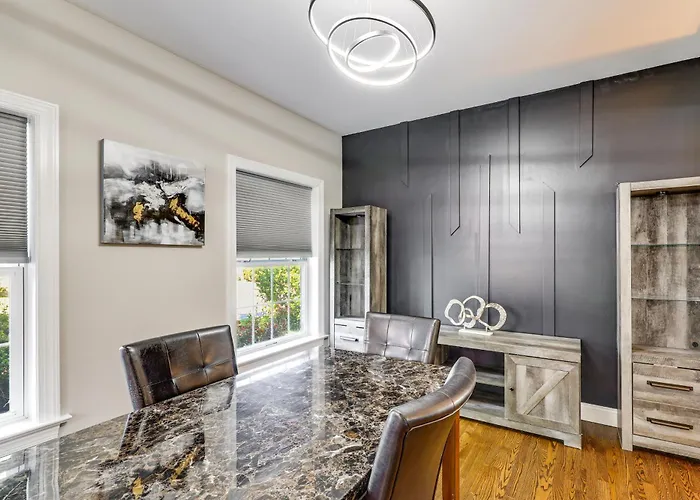 5 Mi To Downtown: Pet-Friendly Lancaster Getaway