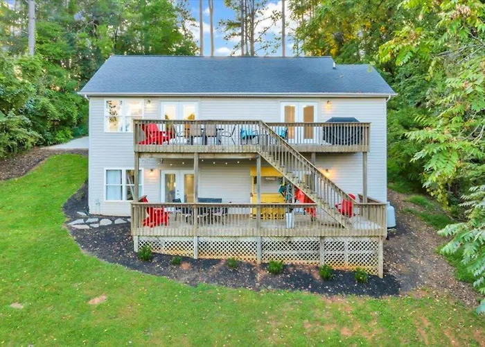 Wet Feet Retreat - Beautiful Lake House With Incredible Views And Dock